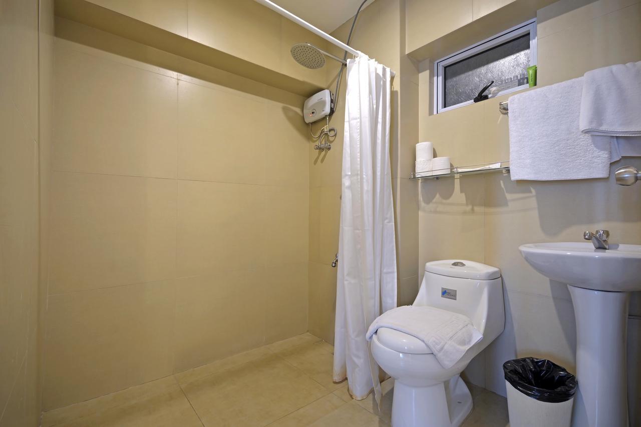 Victoria Soho Suites Маніла Екстер'єр фото